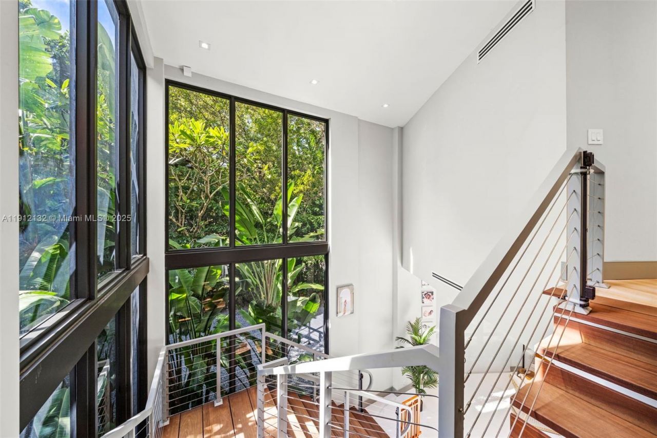 4185 Ventura Ave, Coconut Grove, FL 33133 Photo