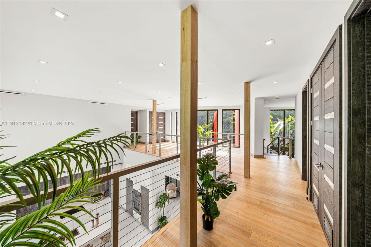 4185 Ventura Ave, Coconut Grove, FL 33133 Photo