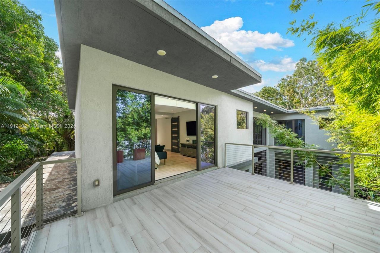 4185 Ventura Ave, Coconut Grove, FL 33133 Photo