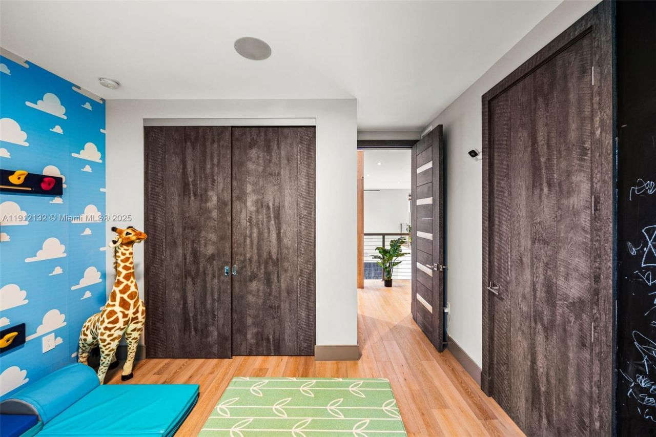 4185 Ventura Ave, Coconut Grove, FL 33133 Photo