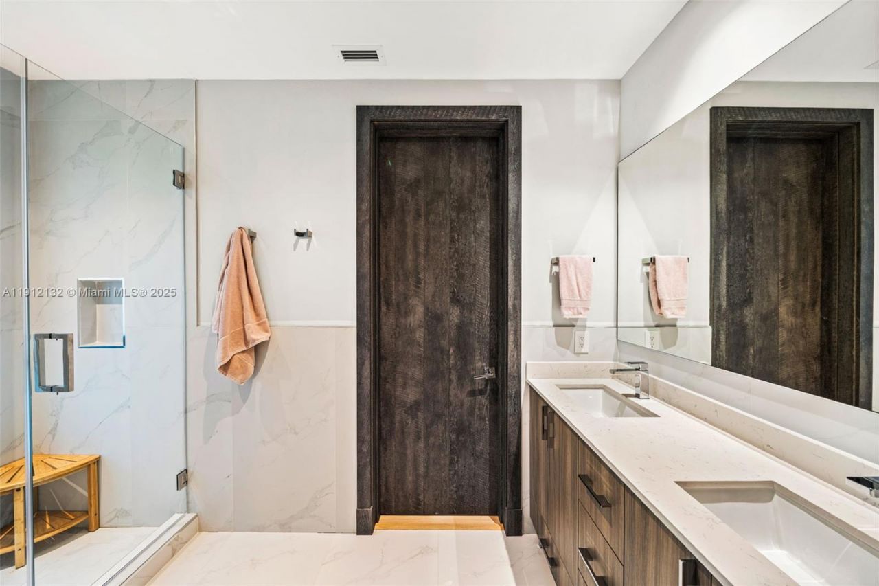 4185 Ventura Ave, Coconut Grove, FL 33133 Photo