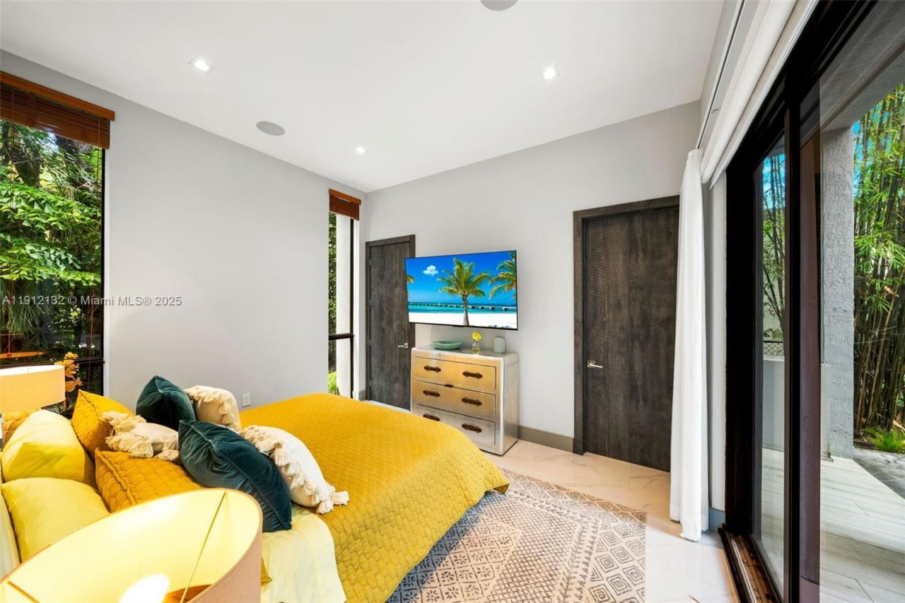 4185 Ventura Ave, Coconut Grove, FL 33133 Photo