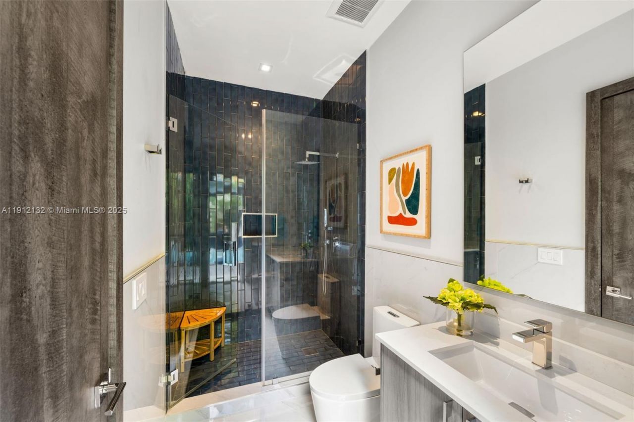 4185 Ventura Ave, Coconut Grove, FL 33133 Photo