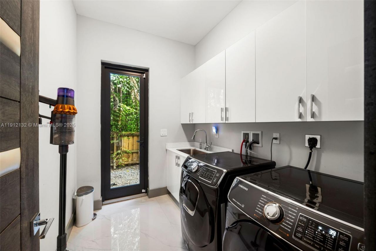 4185 Ventura Ave, Coconut Grove, FL 33133 Photo