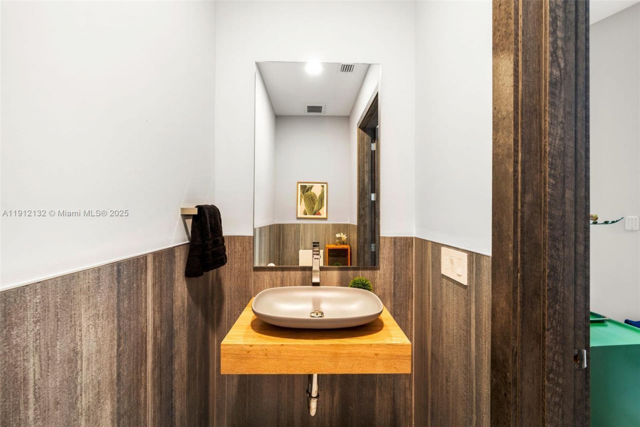 4185 Ventura Ave, Coconut Grove, FL 33133 Photo