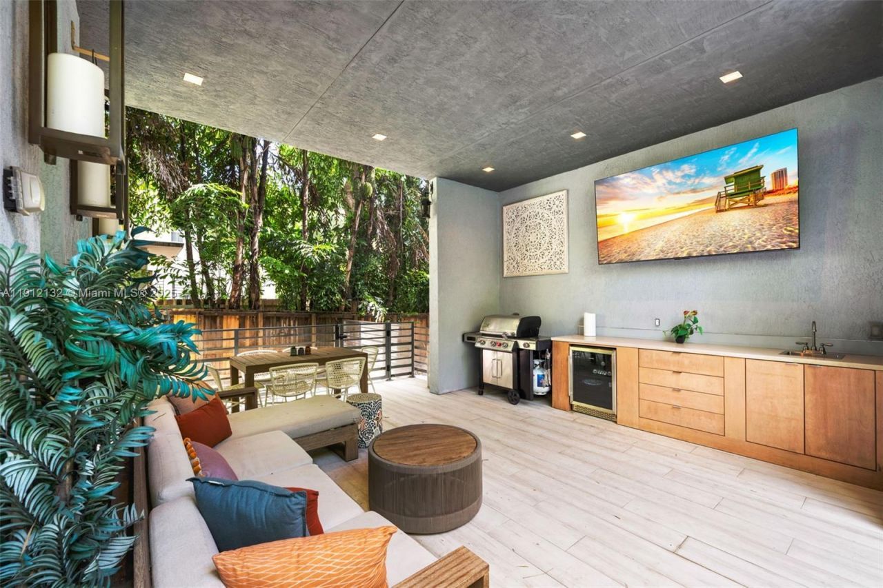 4185 Ventura Ave, Coconut Grove, FL 33133 Photo