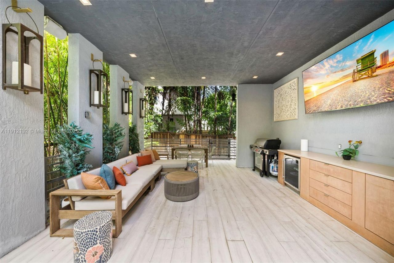 4185 Ventura Ave, Coconut Grove, FL 33133 Photo