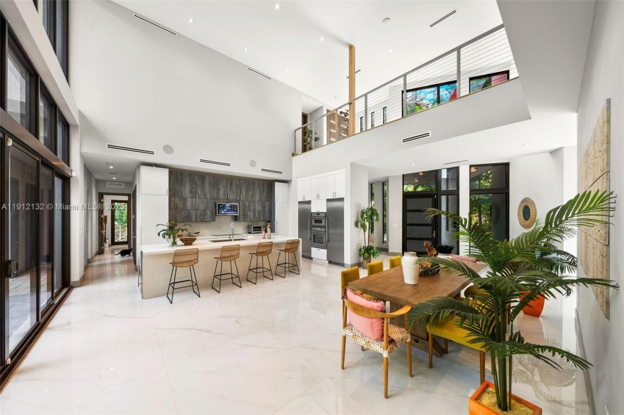 4185 Ventura Ave, Coconut Grove, FL 33133 Photo