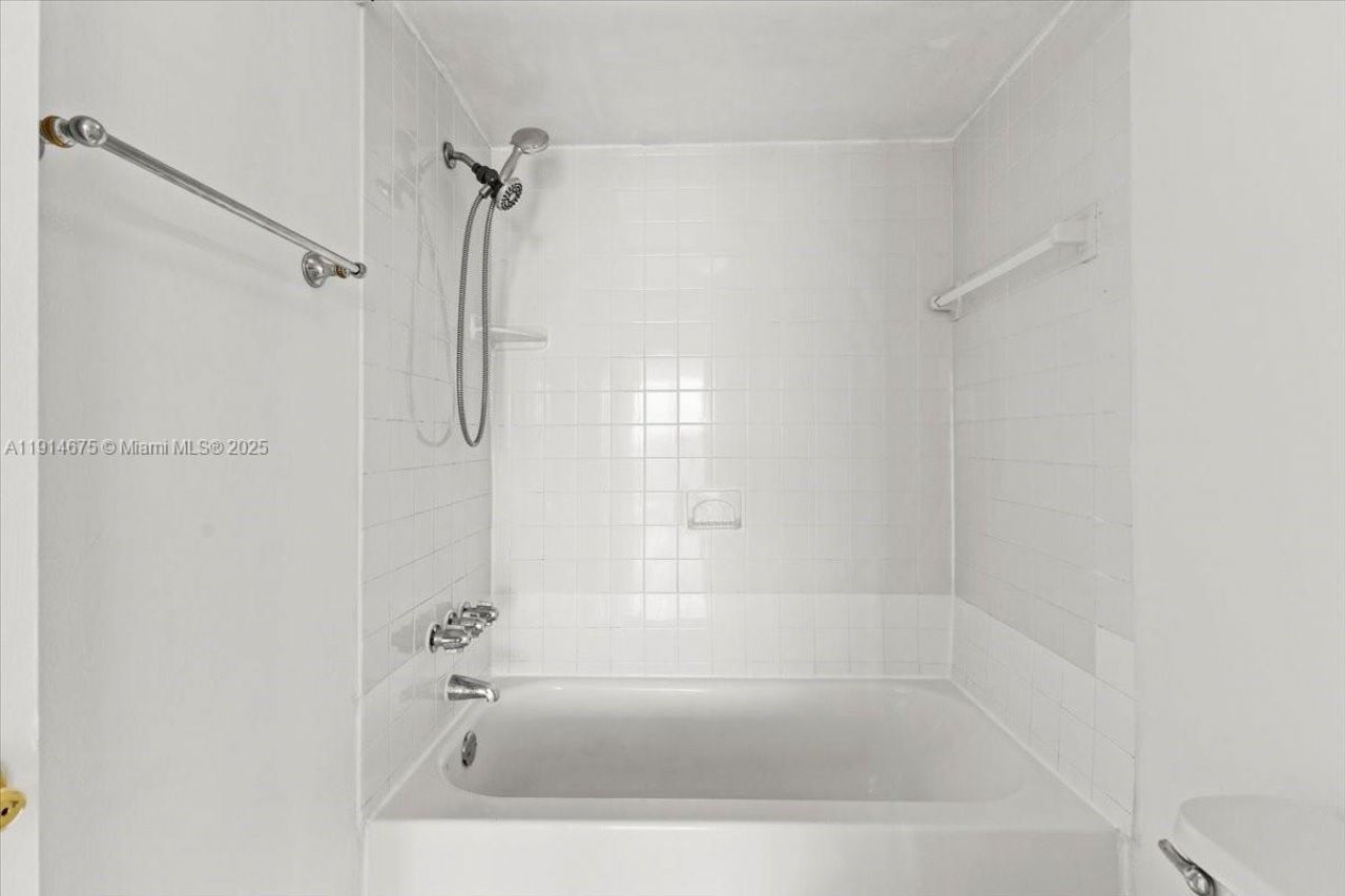 18011 Biscayne Blvd *boat Slip*, Unit & 1603, Aventura, FL 33160 Photo