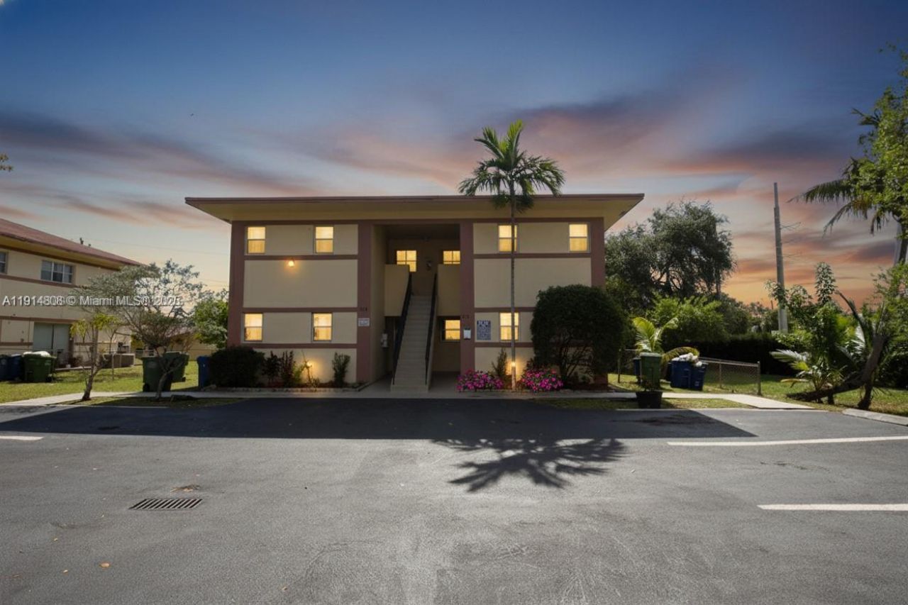 825 SW 10th St, Hallandale Beach, FL 33009 Photo