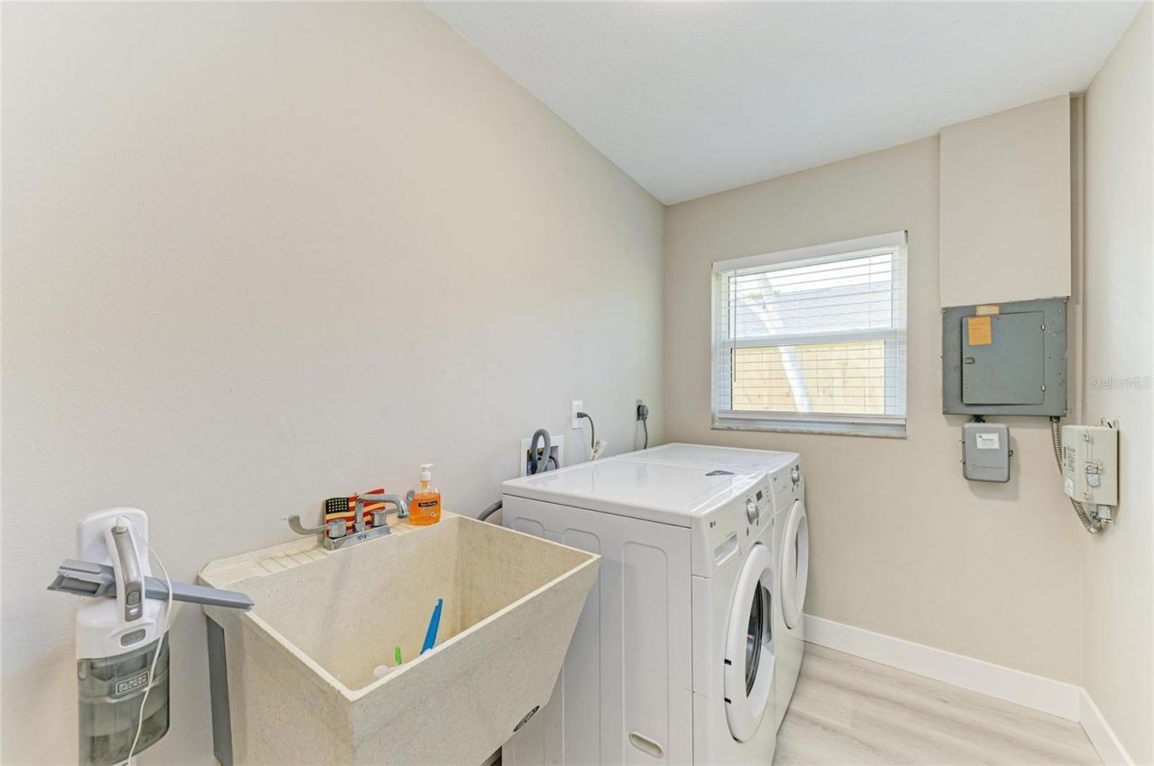 3645 Calliandra Drive, Sarasota, FL 34232 Photo