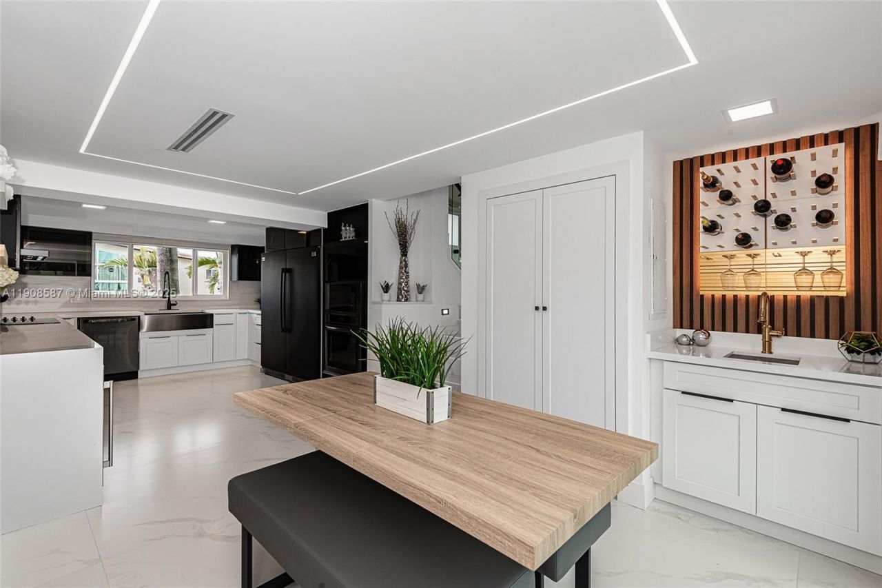 2436 Okeechobee Lane, Fort Lauderdale, FL 33317 Photo