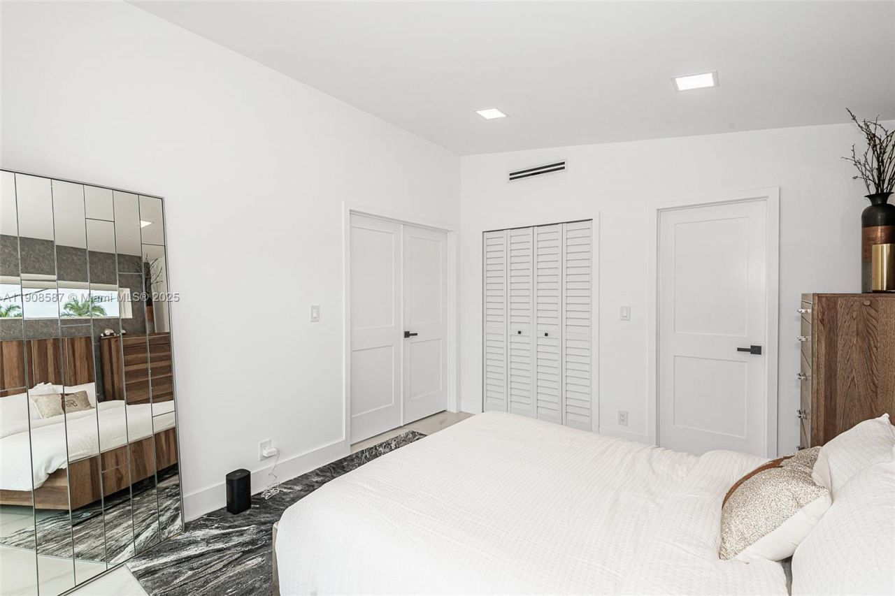 2436 Okeechobee Lane, Fort Lauderdale, FL 33317 Photo