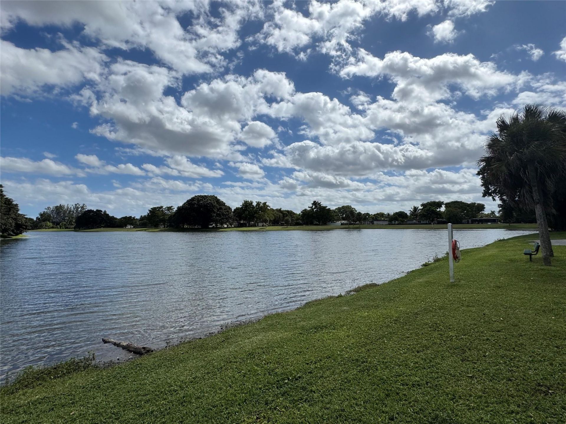 8212 NW 74th Terrace, Tamarac, FL 33321 Photo