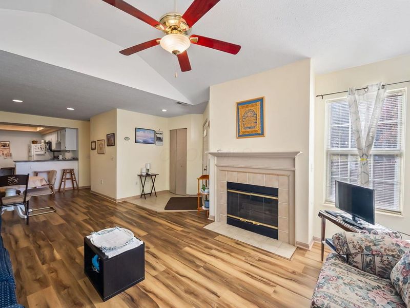 2546 TIMBERSIDE Drive, Columbus, OH 43235 Photo 8