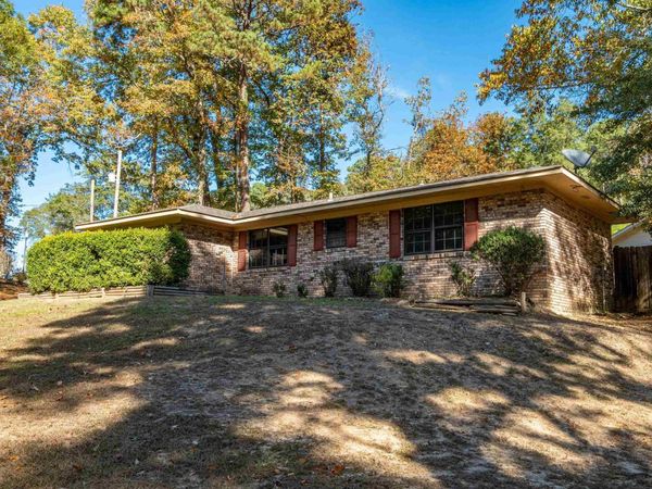 2050 ELAINE Circle, Arkadelphia, AR 71923