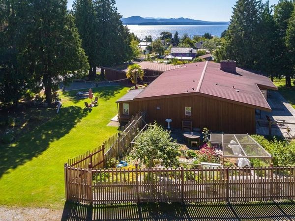 410 17th Ave, Sointula, BC V0N 3E0
