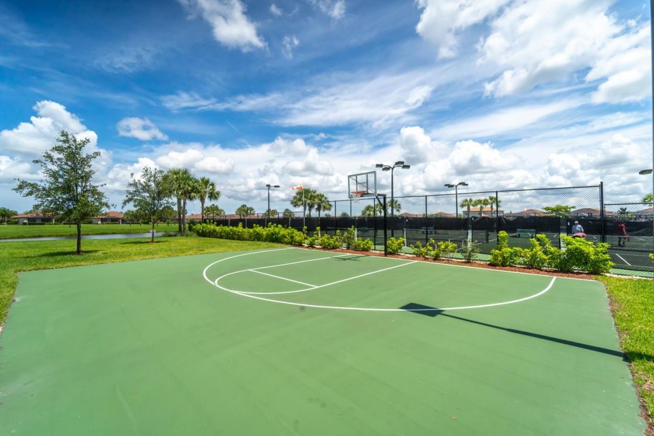 7027 Quiet Creek Drive, Bradenton, FL 34212 Photo