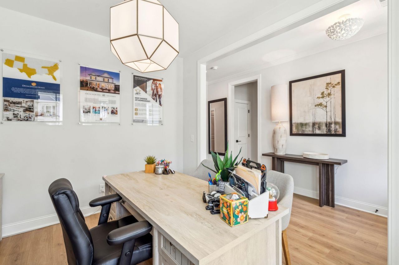 6 Cantona Drive Photo 10