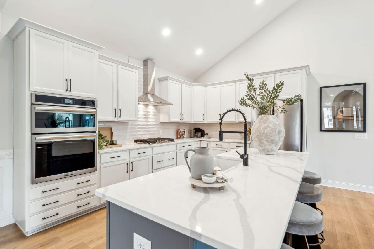 6 Cantona Drive Photo 16