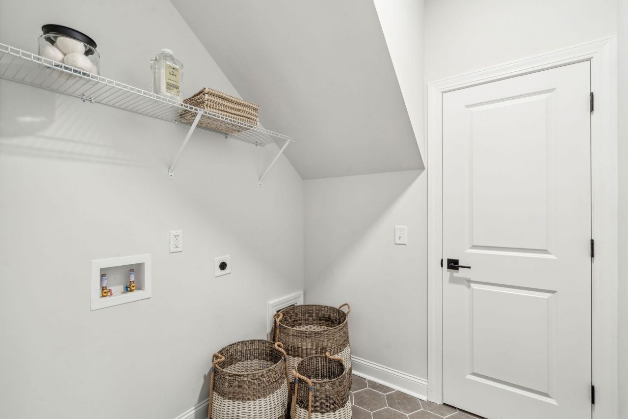 6 Cantona Drive Photo 40