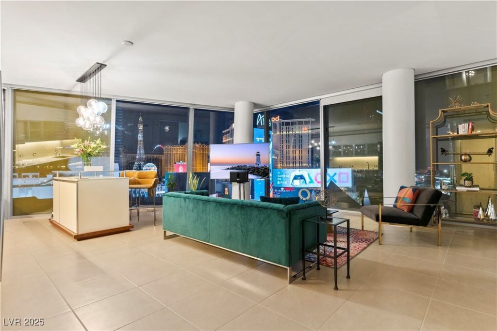 3726 Las Vegas Boulevard, Unit 911, Las Vegas, NV 89158 Main Photo