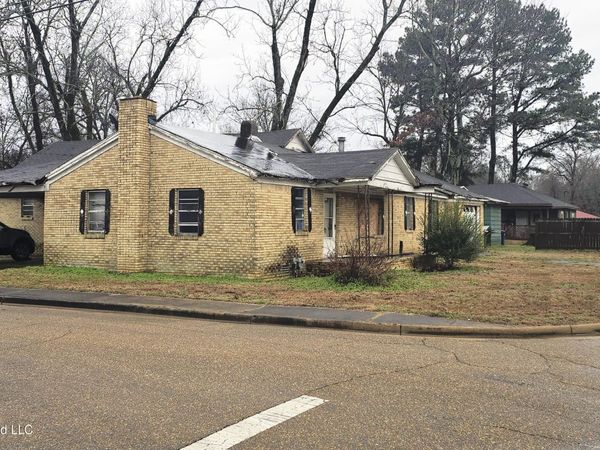 100 Wood Street, Batesville, MS 38606
