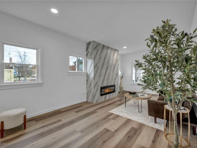 828 Nela View Road, Cleveland, OH 44112 Photo 4