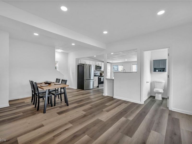 828 Nela View Road, Cleveland, OH 44112 Photo 9