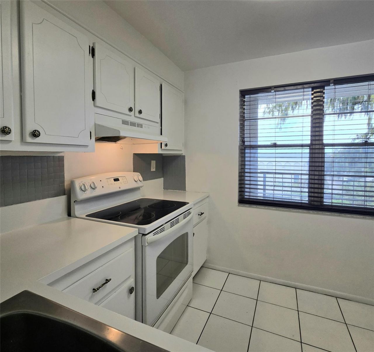 4898 NW 29th Court, Unit 412, Lauderdale Lakes, FL 33313 Photo