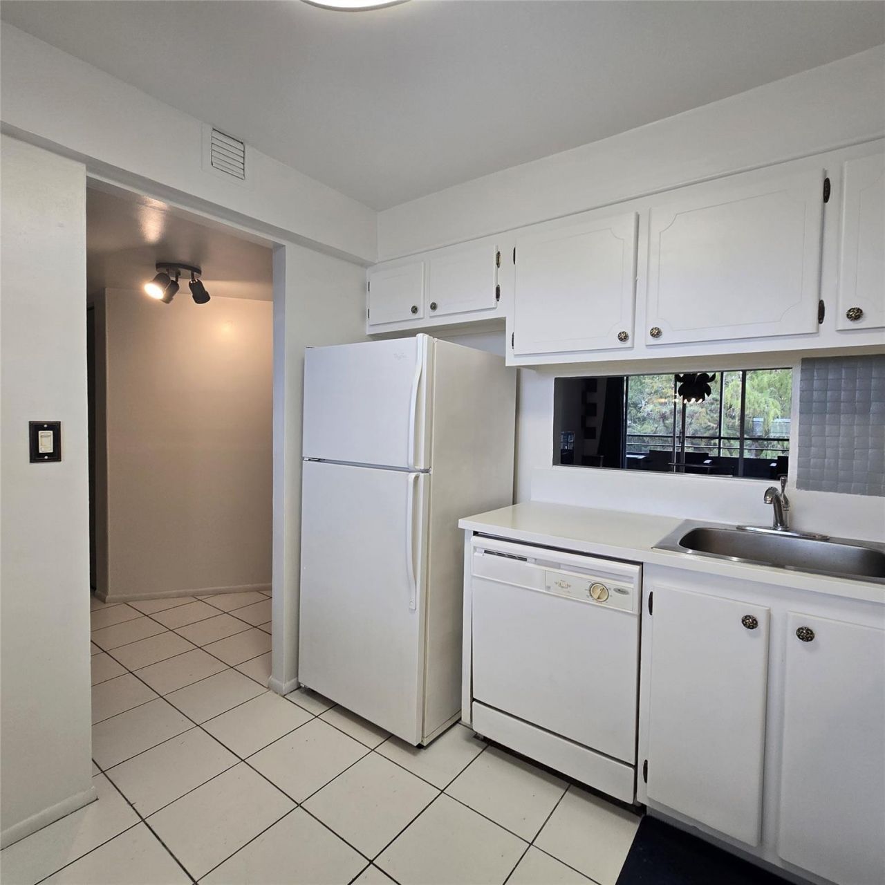 4898 NW 29th Court, Unit 412, Lauderdale Lakes, FL 33313 Photo