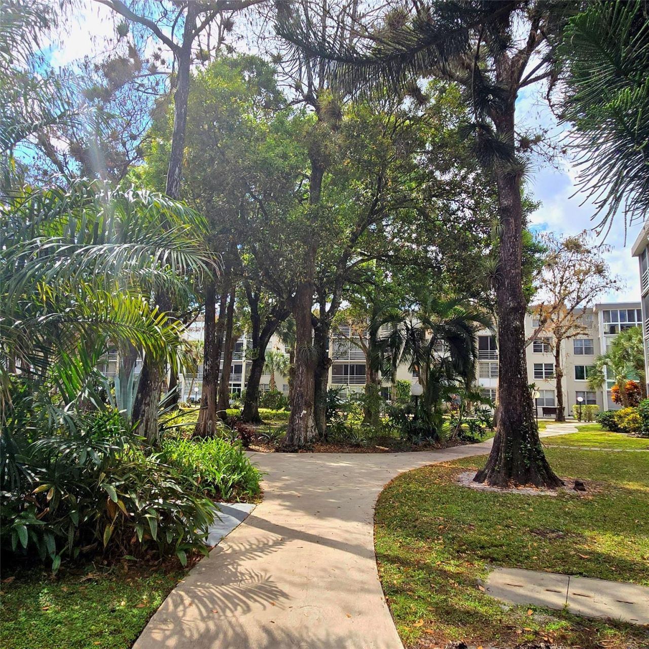 4898 NW 29th Court, Unit 412, Lauderdale Lakes, FL 33313 Photo