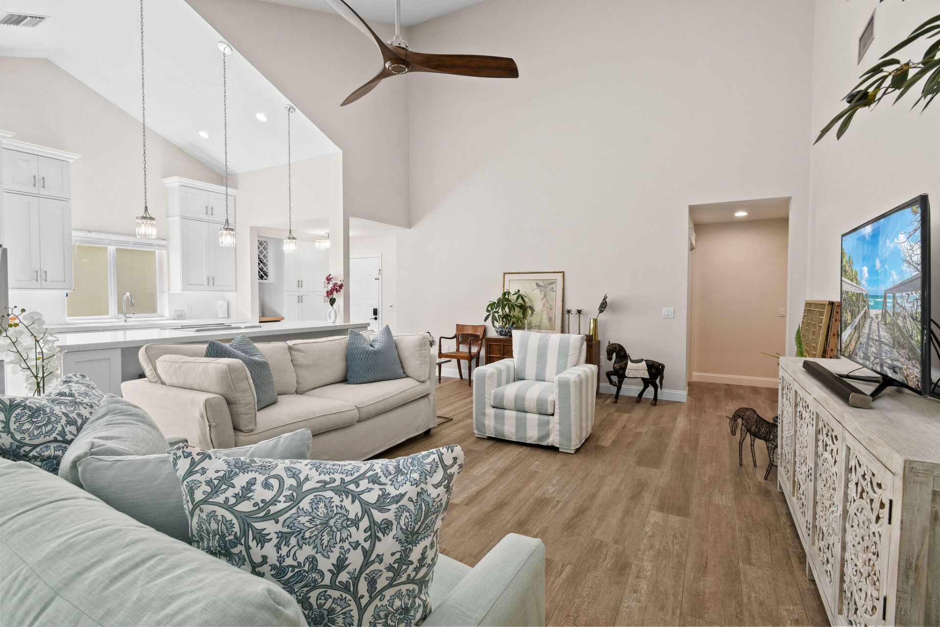 125 Sand Pine Drive, Jupiter, FL 33477 Photo