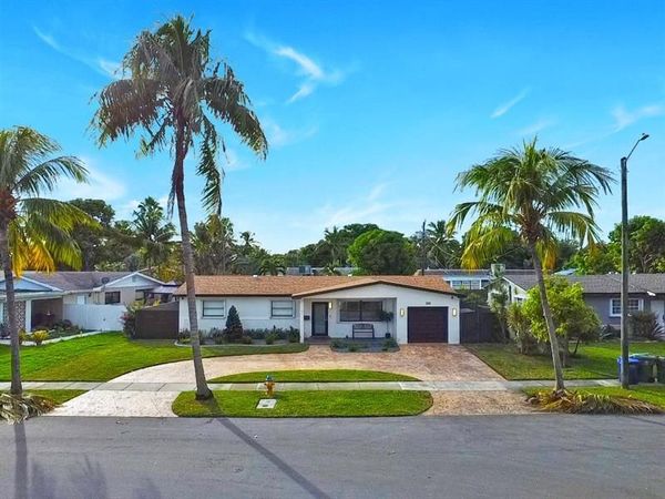 300 SW 65th Way, Pembroke Pines, FL 33023