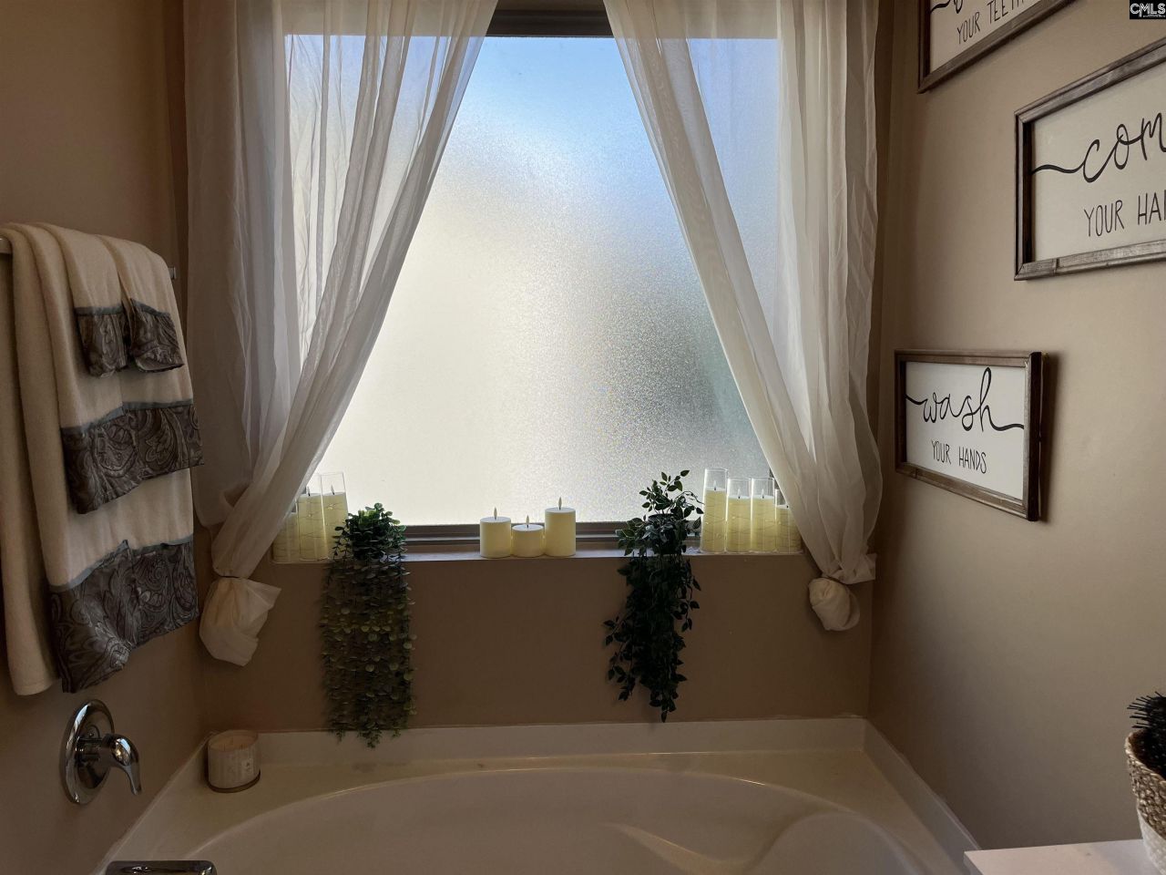 228 Bickley View Court Photo 28