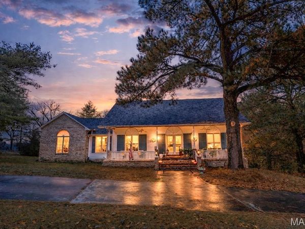 18049 Thomas Drive, Dexter, MO 63841