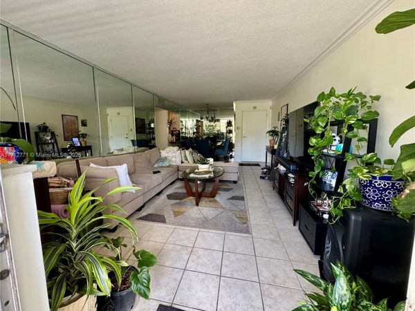 16518 NE 26th Ave, Unit 304, North Miami Beach, FL 33160