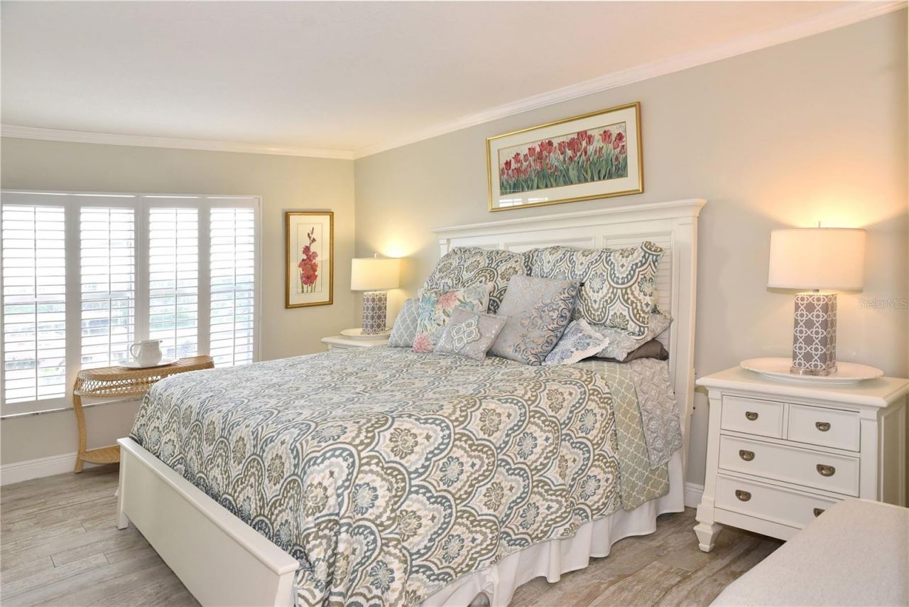 4900 Brittany Drive S, Unit 811, Saint Petersburg, FL 33715 Photo