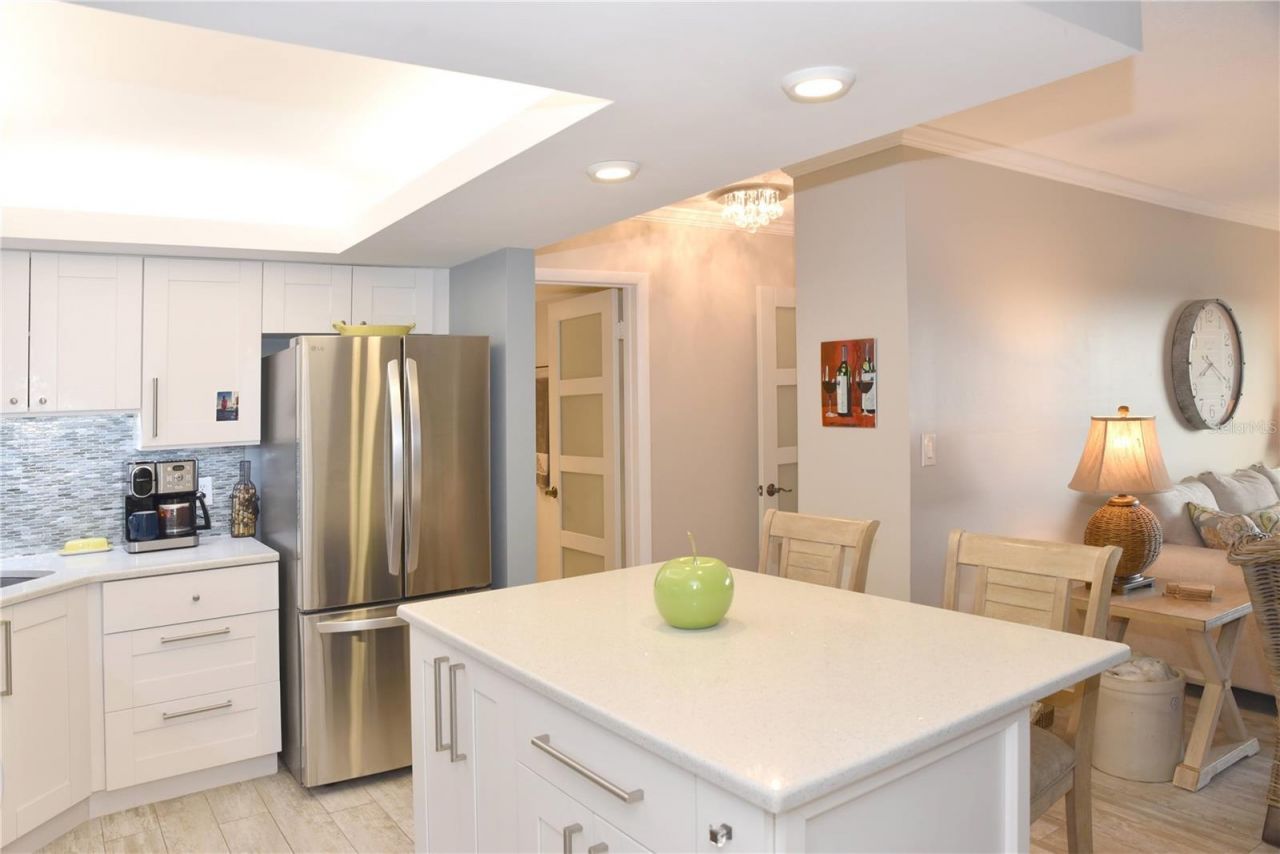 4900 Brittany Drive S, Unit 811, Saint Petersburg, FL 33715 Photo