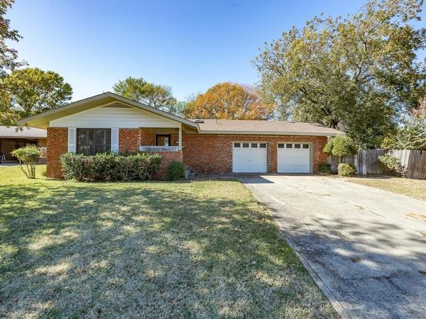 1104 Coffield Street, Bowie, TX 76230