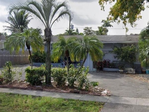 9530 Sunset Strip, Sunrise, FL 33322