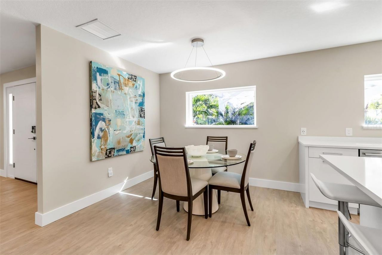 1621 Pine Bay Drive, Sarasota, FL 34231 Photo