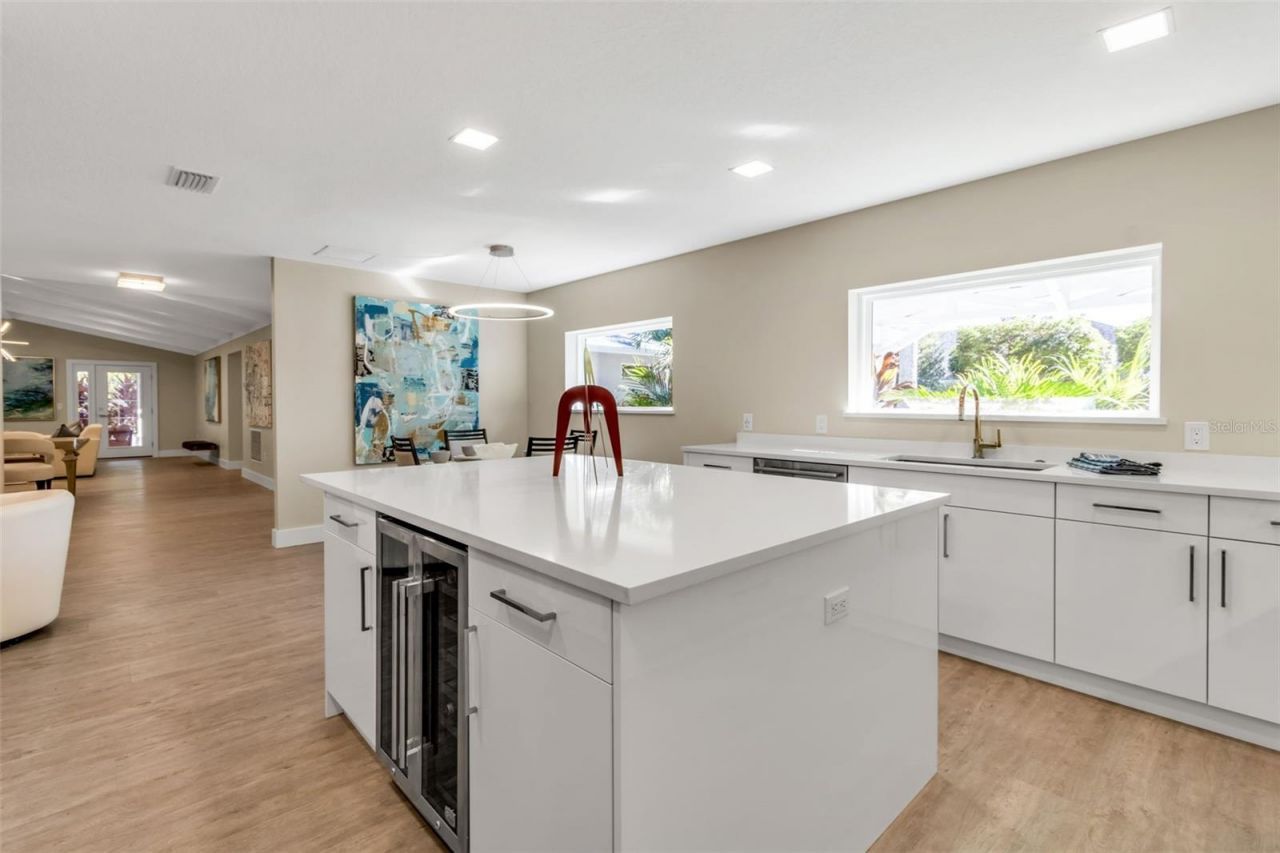 1621 Pine Bay Drive, Sarasota, FL 34231 Photo