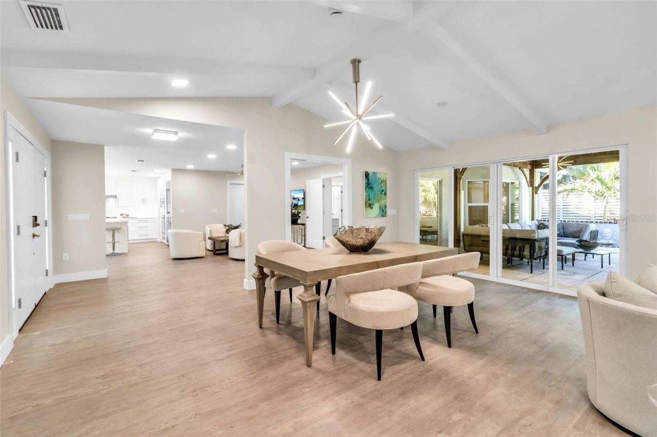 1621 Pine Bay Drive, Sarasota, FL 34231 Photo