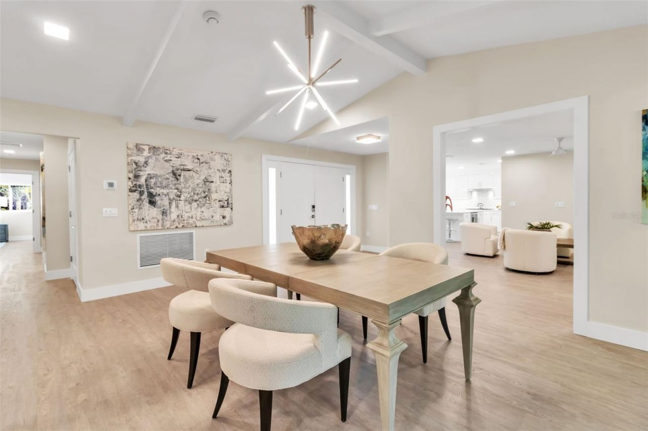 1621 Pine Bay Drive, Sarasota, FL 34231 Photo
