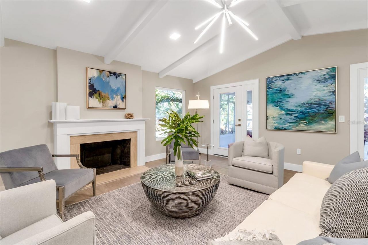 1621 Pine Bay Drive, Sarasota, FL 34231 Photo