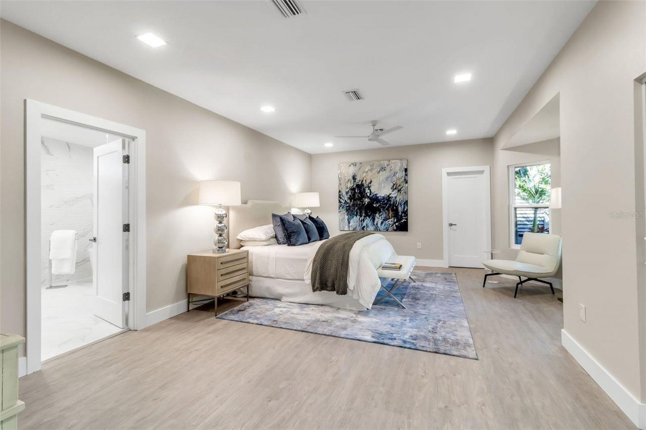1621 Pine Bay Drive, Sarasota, FL 34231 Photo