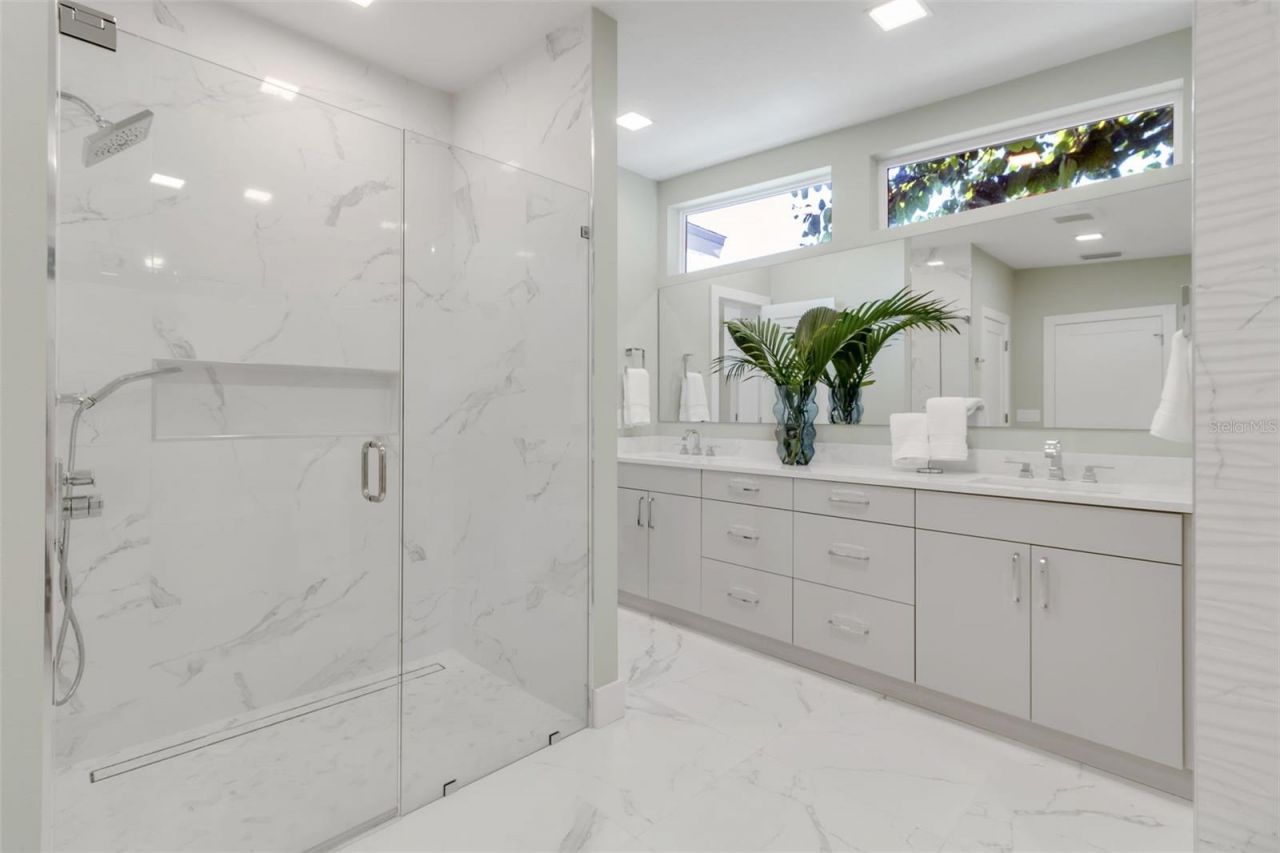1621 Pine Bay Drive, Sarasota, FL 34231 Photo