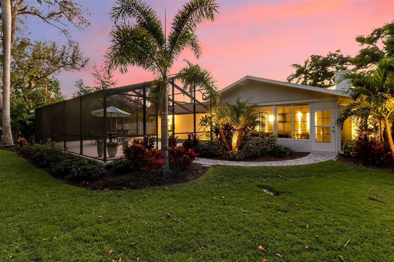 1621 Pine Bay Drive, Sarasota, FL 34231 Photo