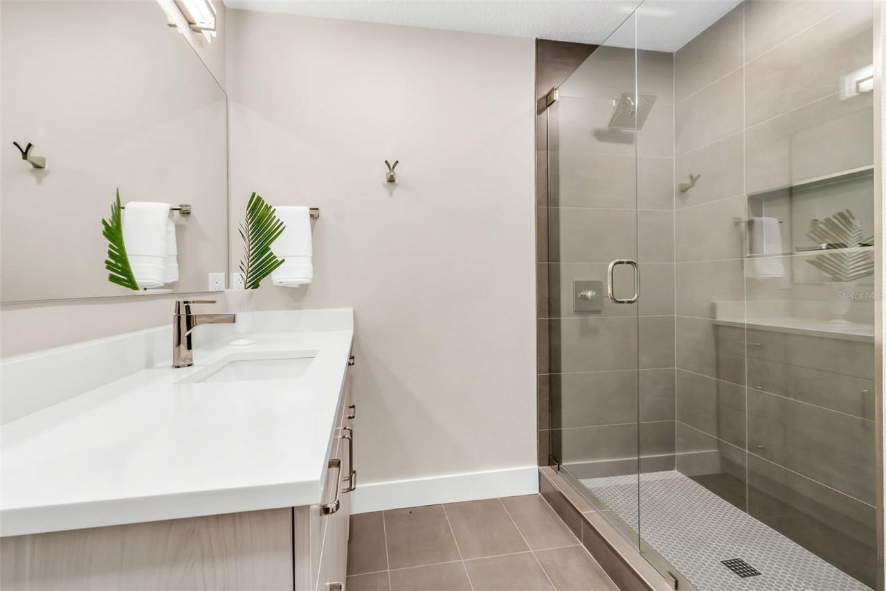 1621 Pine Bay Drive, Sarasota, FL 34231 Photo